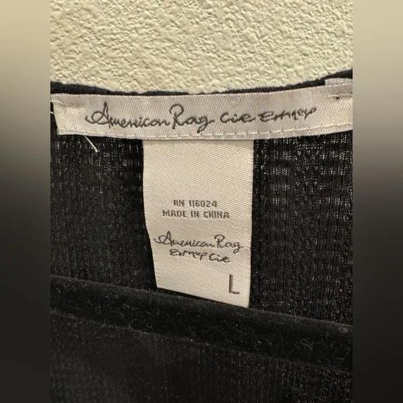 American Rag Black Blouse with Lace Hem size large - Picture 4 of 4